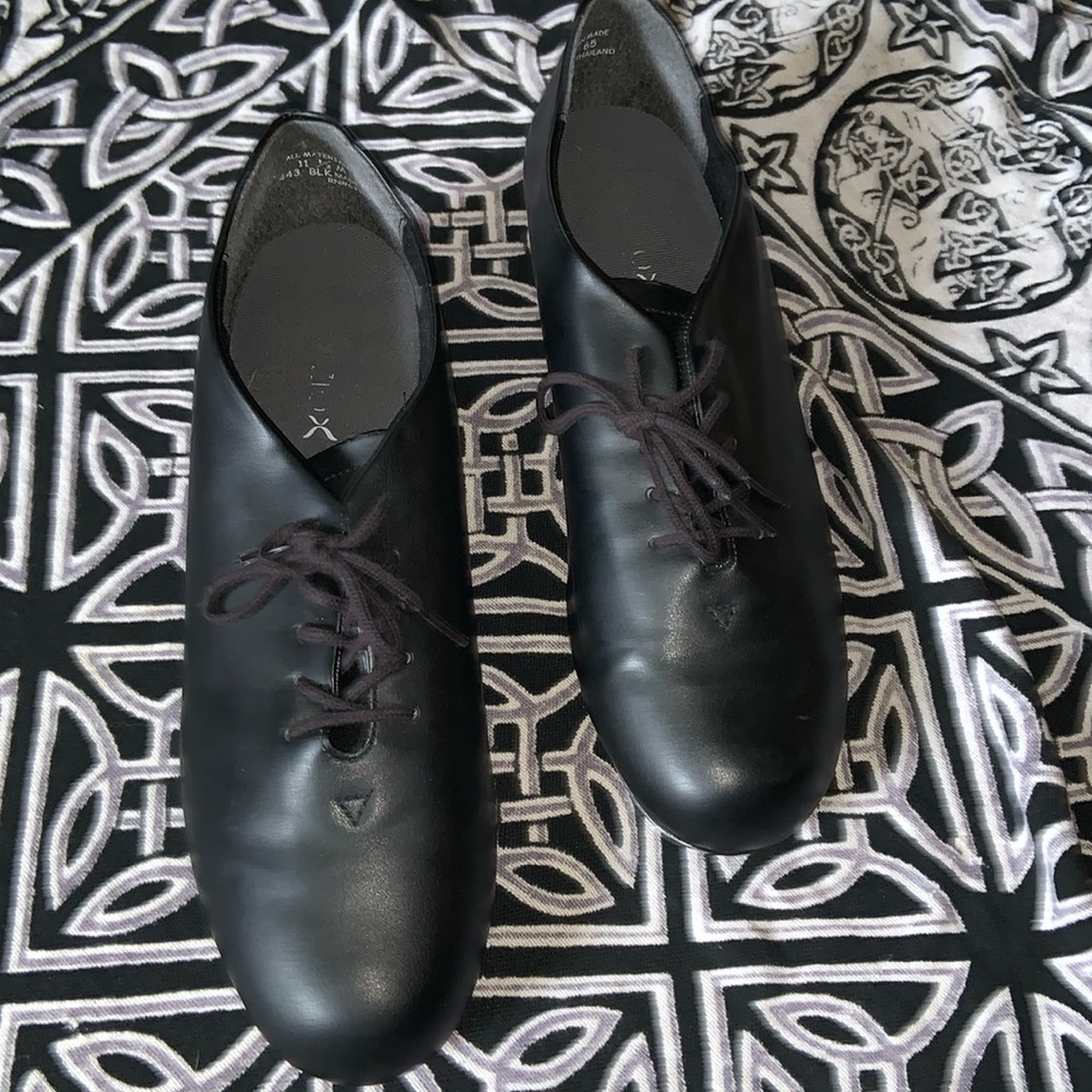 Capezio TIC TAP TOE size 11.5  M BLACK W/ TELETONE TAPS STYLE 443 like new!